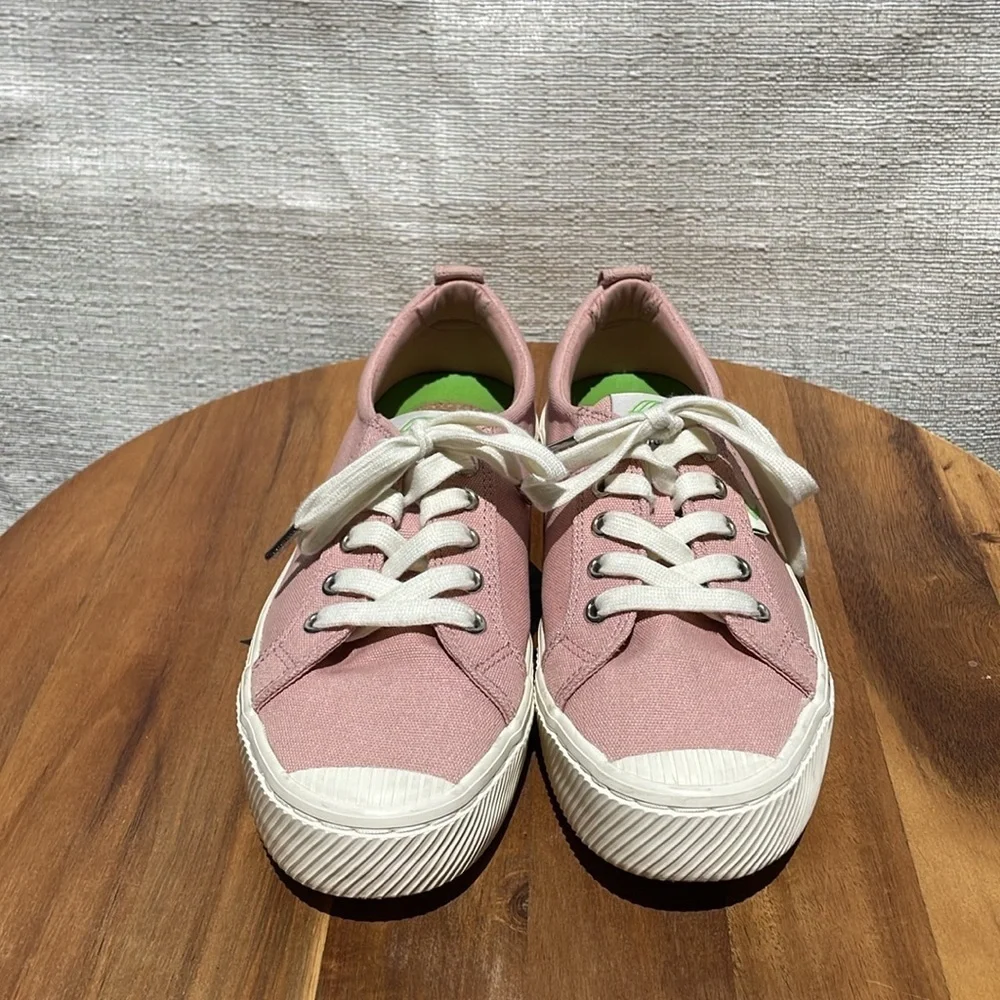 Cariuma Women’s OCA Low Rose Blush Pink Canvas Size 8